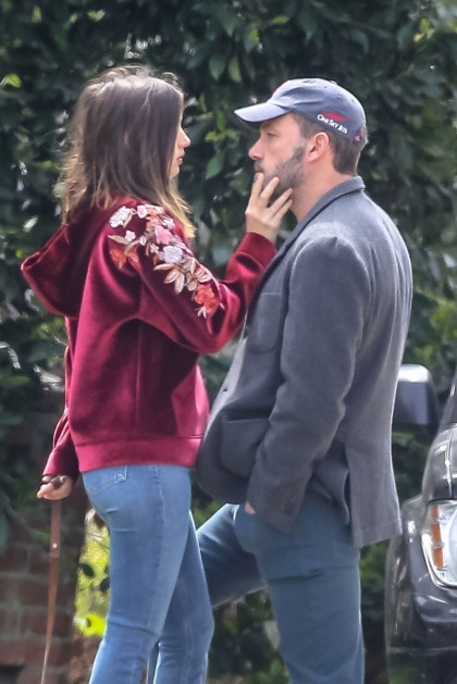 Ana de Armas 'is very nurturing' and Ben Affleck 'seems to love that'