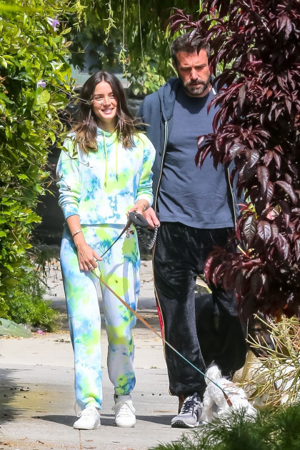 Ben Affleck and Ana de Armas were seen looking at property together