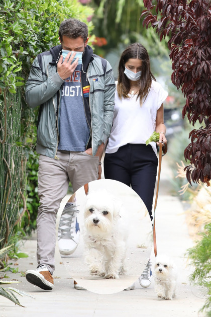 Ben Affleck and Ana de Armas reunited on Friday, walked dogs & went to lunch