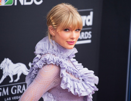 Taylor Swift's fans doxxed a Pitchfork critic for giving 'folklore' a mostly positive review