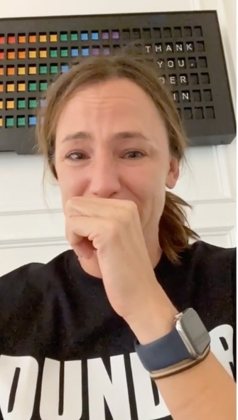 Jennifer Garner posted video of herself bawling after seeing The Office finale