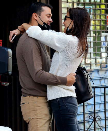 The New Afflarmas: Katie Holmes & Emilio Vitolo make out constantly in NYC