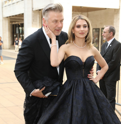 Alec Baldwin thinks we should 'consider the source' on Hilaria's fake Spanish act