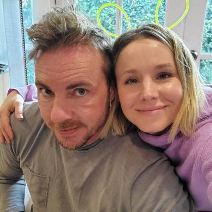 Kristen Bell and Dax Shepard are going to host a game show produced by Ellen
