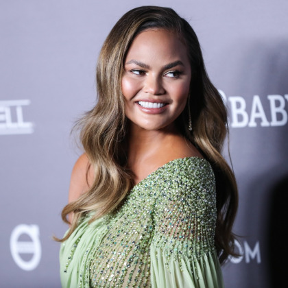 Chrissy Teigen says Duchess Meghan contacted her & was 'wonderful & so kind'