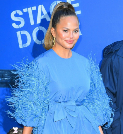 Chrissy Teigen apologizes again: 'It has been a VERY humbling few weeks'