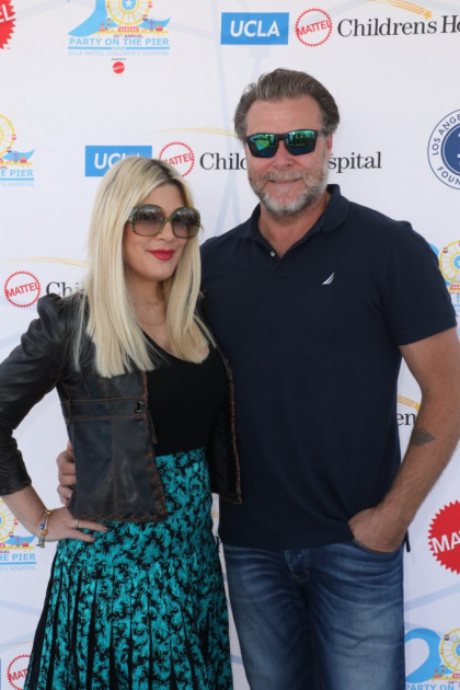 Dean McDermott wants to file for divorce from Tori Spelling but can't afford it