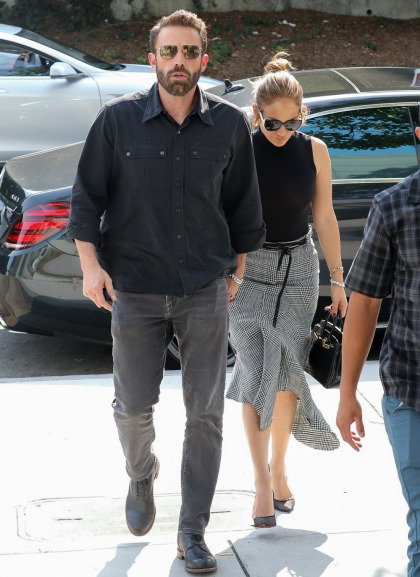 Ben Affleck & J.Lo visit a mall & they?re 'seriously talking about getting married'