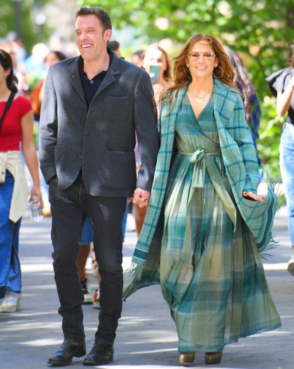 Ben Affleck & Jennifer Lopez reunited in NYC for Global Citizen & a pap stroll