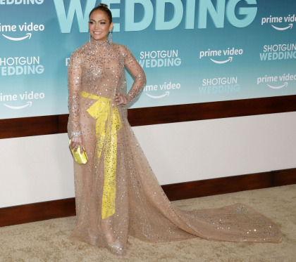 Jennifer Lopez in Valentino at the 'shotgun Wedding' premiere: amazing'