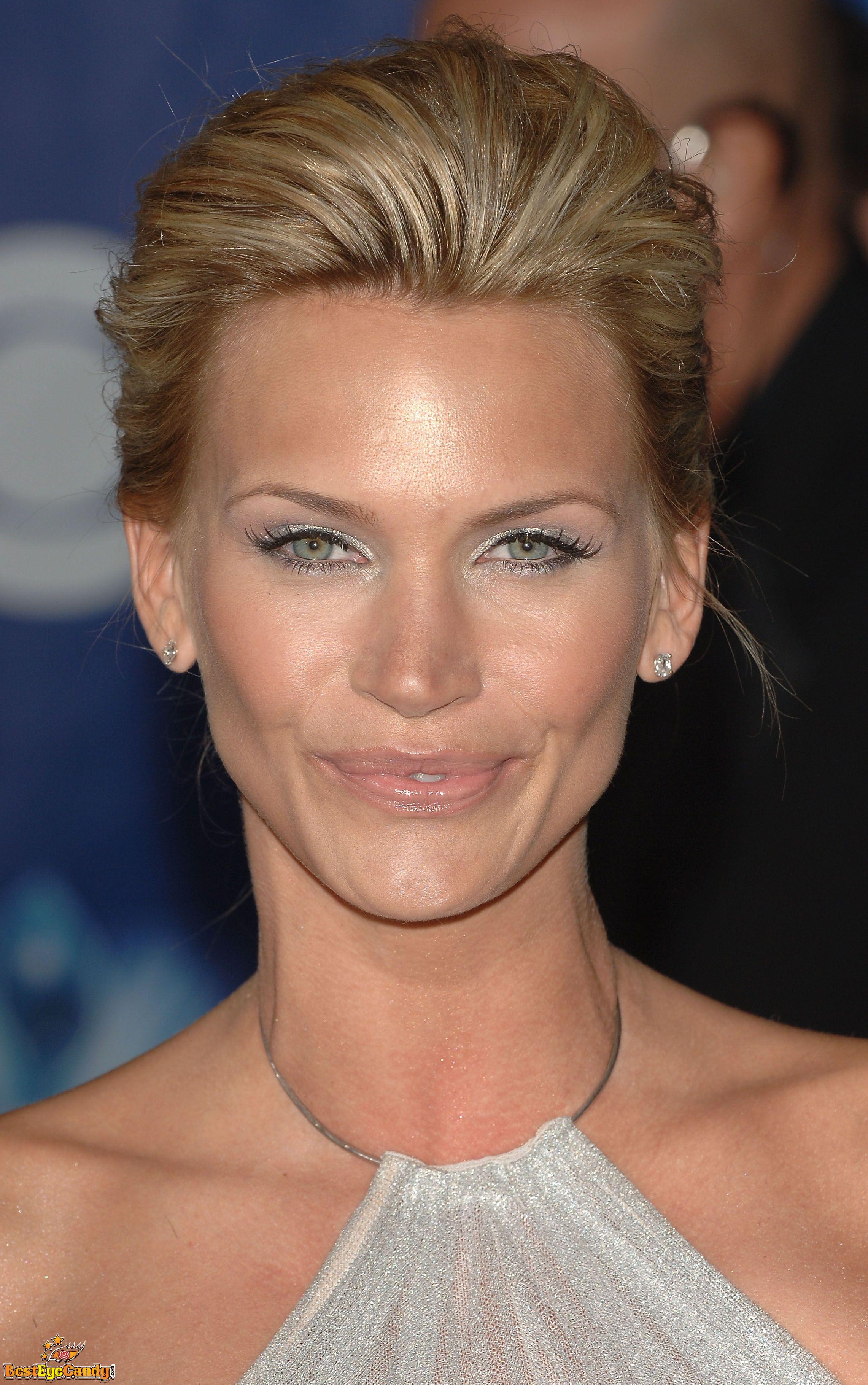 Natasha Henstridge Photo #112448 [2282x3641] @ ...::: BestEyeCandy.com