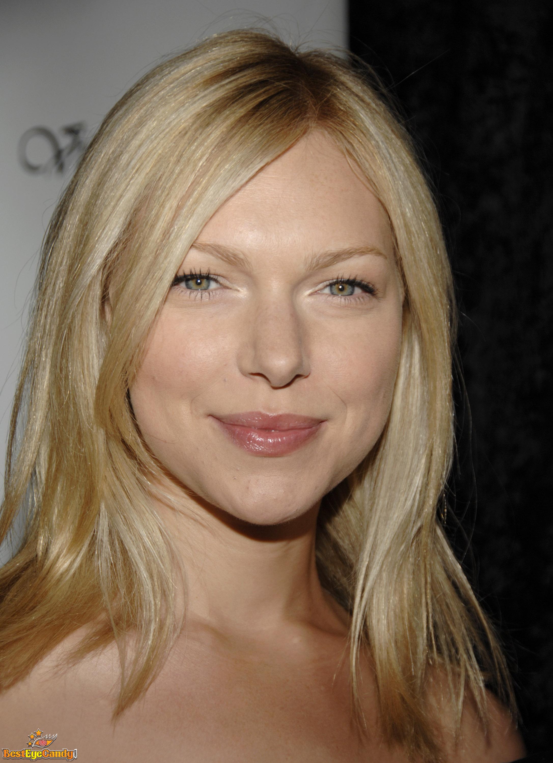 Laura Prepon Photo #294678 [2173x3000] @ ...::: BestEyeCandy.com