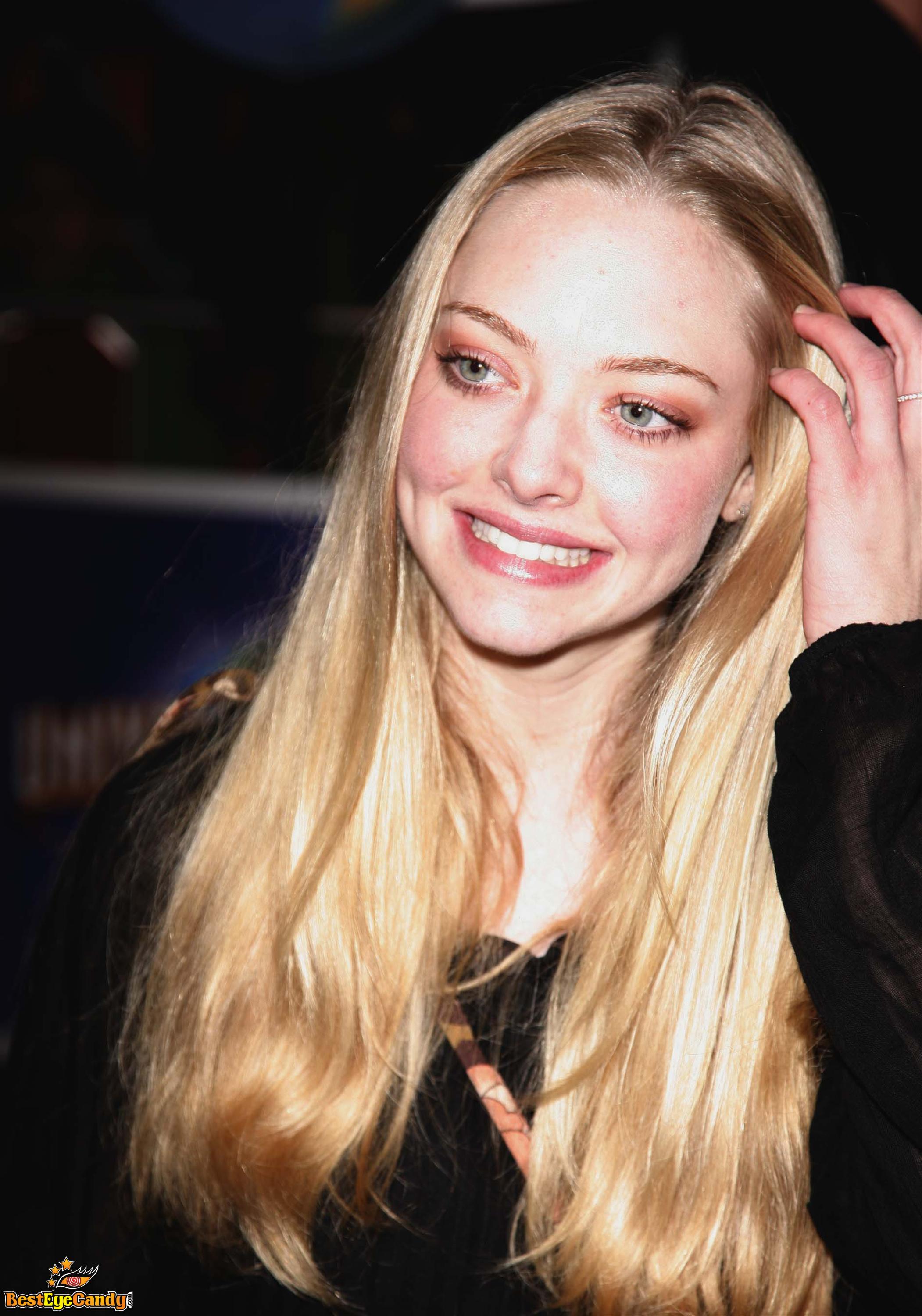 Amanda Seyfried Photo #549492 [2102x3000] @ ...::: BestEyeCandy.com