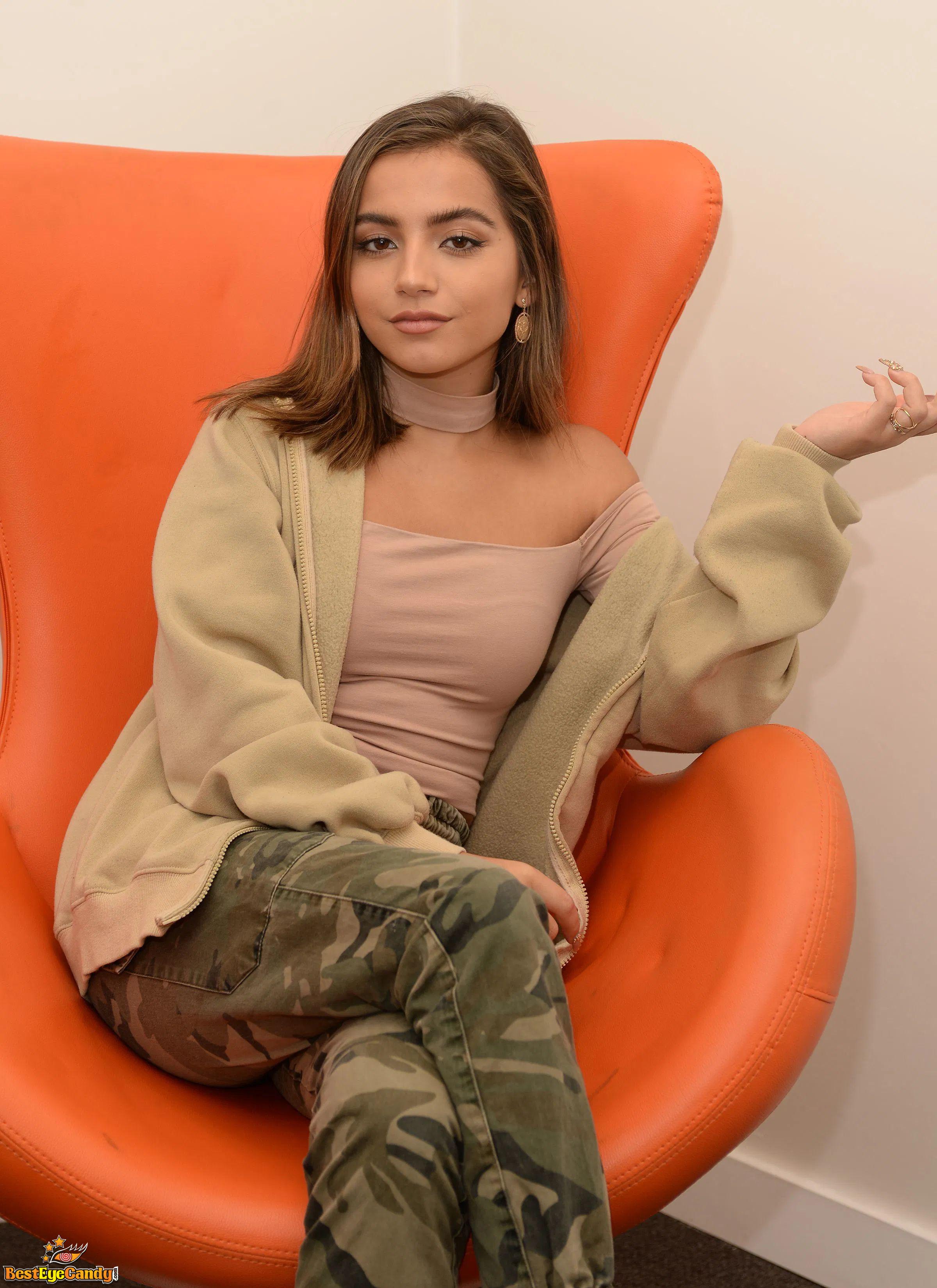Isabela Merced Photo #7498487 [2400x3300] @ ...::: BestEyeCandy.com